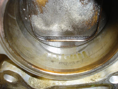 Pitting at the walls of cylinder #4