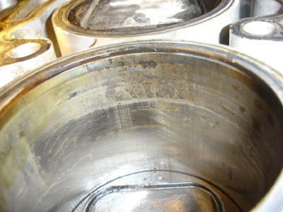 Pitting at the walls of cylinder #4