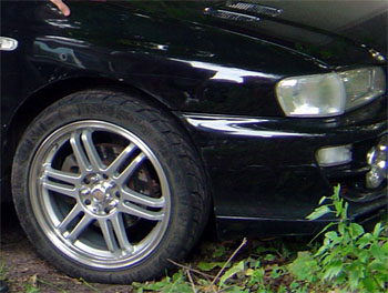  Kazera KZ-V alloy wheel with Kuhmo Ecsta MX tire mounted.